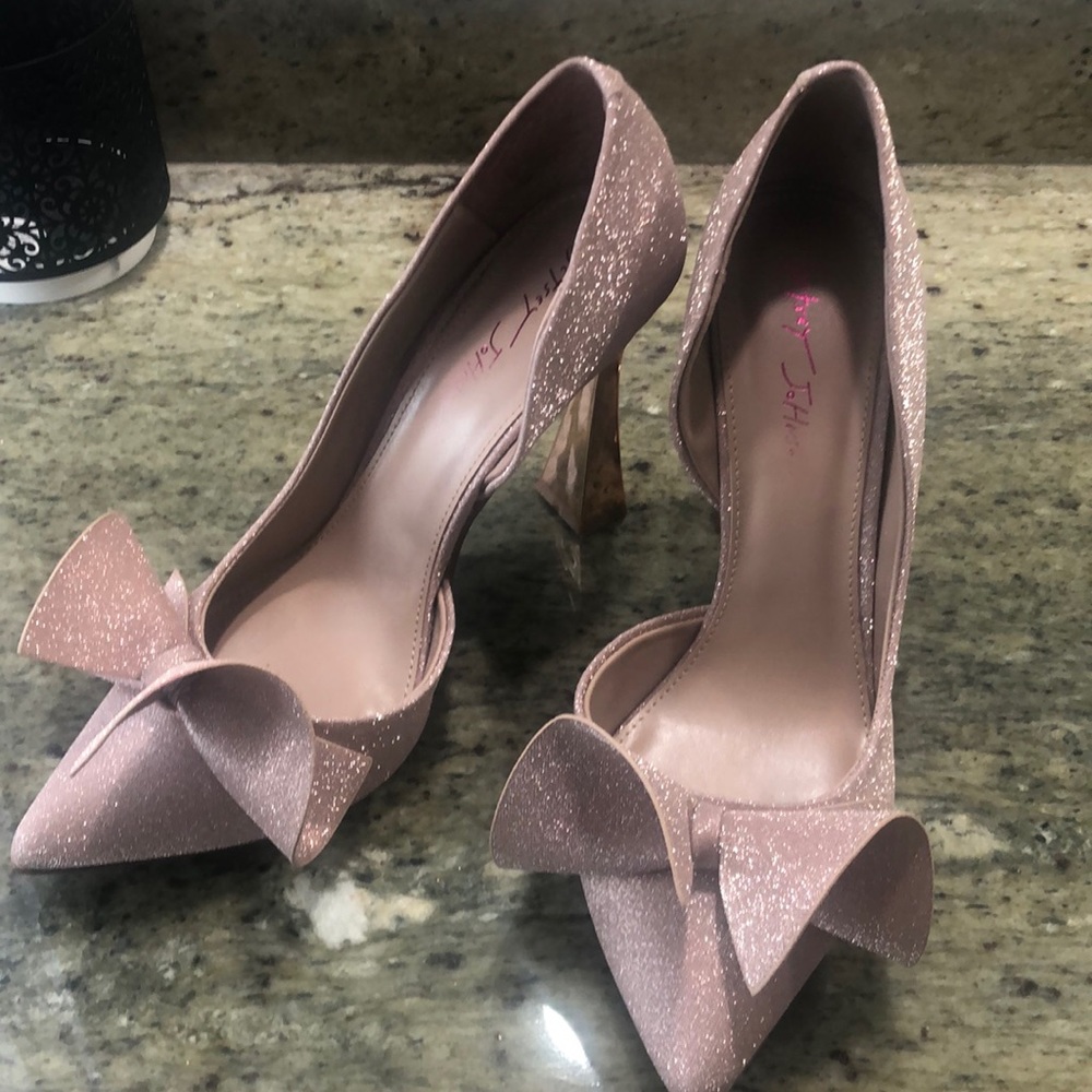 Sz.10 Betsy Johnson Nobble heels.